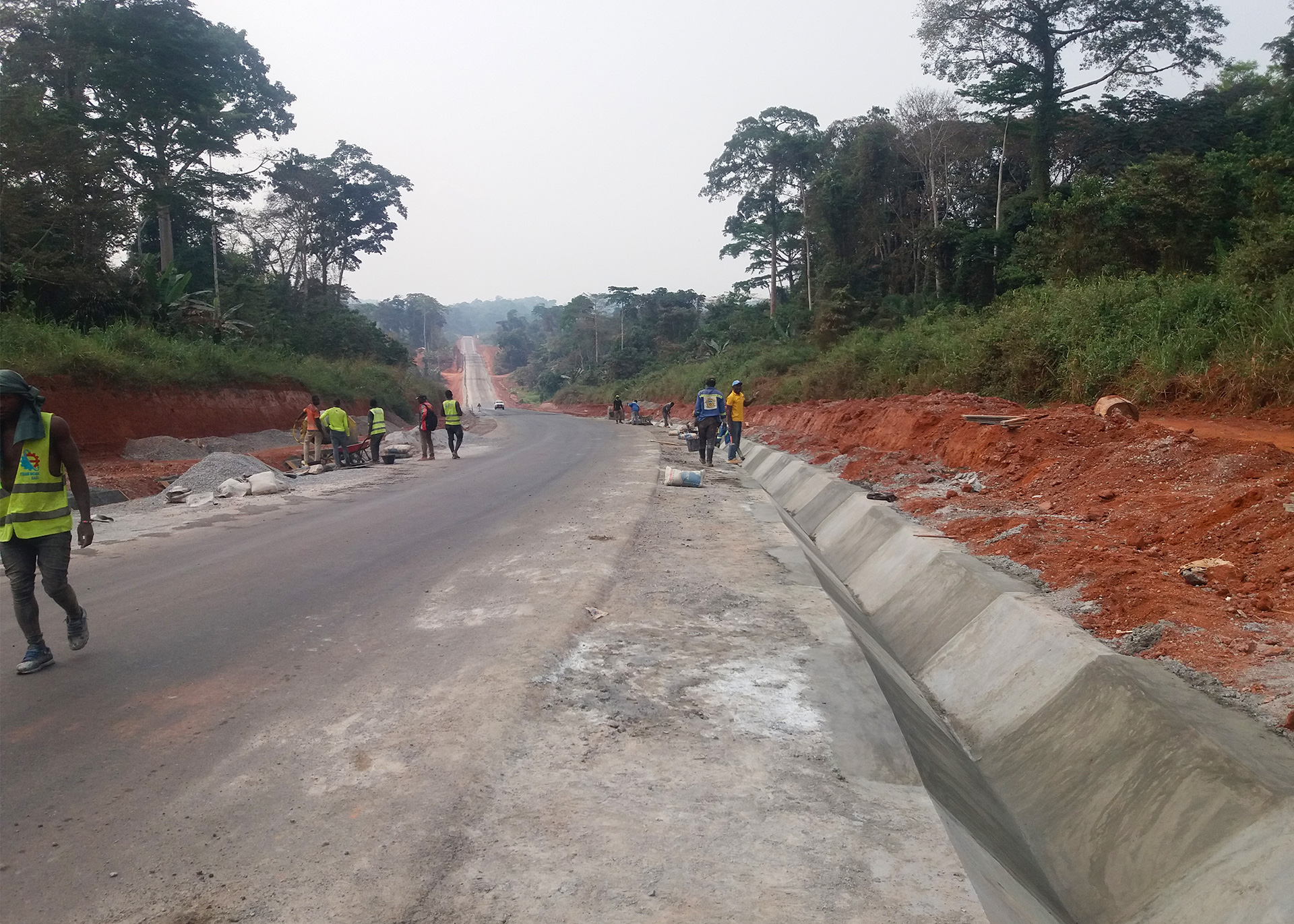 Travaux de construction de la route Sangmélima-Djoum-Frontière Congo – Lot 1 Sangmélima-Djoum (65 kms)