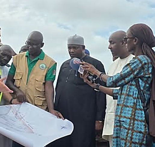 Le Président Adama Barrow en visite sur le site de Genieri